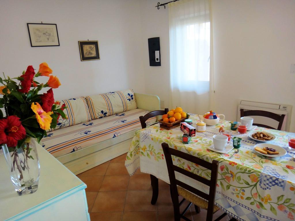 Sa Fiorida Appartamenti Valledoria  Δωμάτιο φωτογραφία